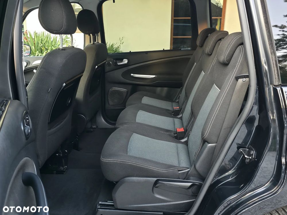 Ford Galaxy 2.0 Champions Edition - 12
