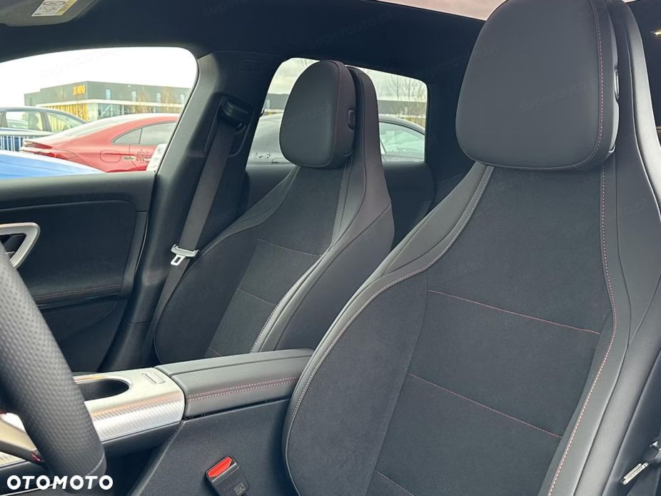 Mercedes-Benz CLA 200 mHEV 4-Matic 8G-DCT - 6