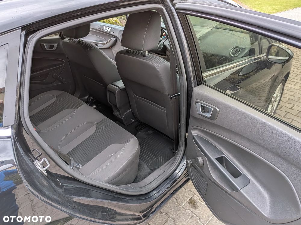 Ford Fiesta - 12