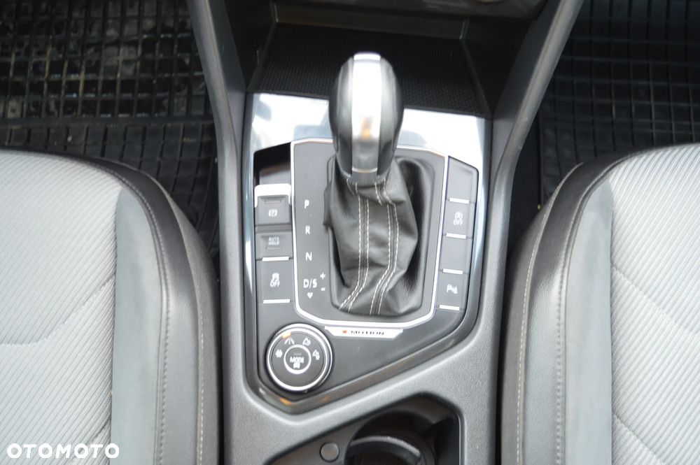 Volkswagen Tiguan 2.0 TDI SCR 4MotION DSG R-Line - 20