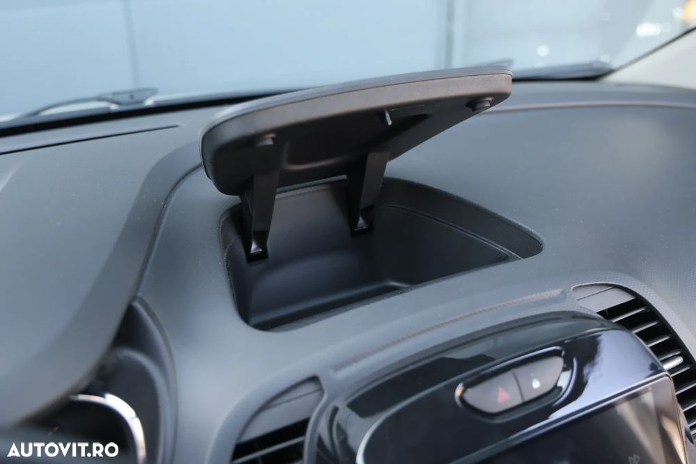 Renault Captur dCi 90 EDC Helly Hansen - 15