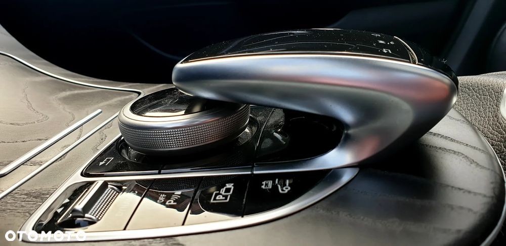 Mercedes-Benz Klasa E 220 d 9G-TRONIC - 34