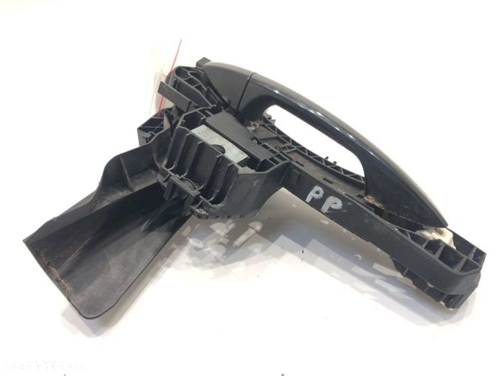 KLAMKA ZEWNĘTRZNA PRAWY PRZÓD  MERCEDES-BENZ KLASA C (W204) 2007 - 2015 C 200 CDI (204.001) 100 kW - 2