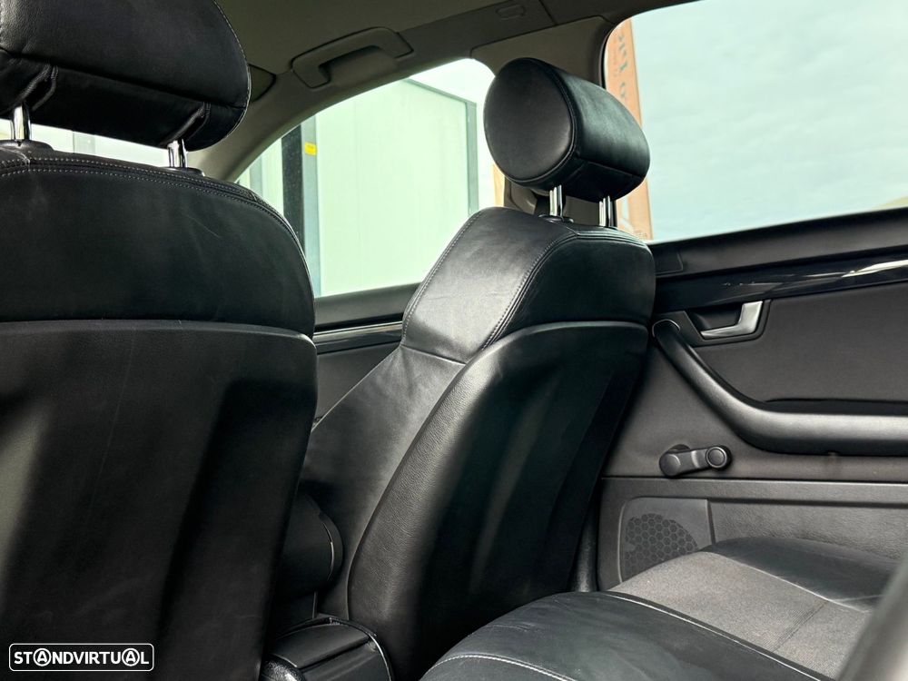 Audi A4 Avant 1.9 TDI m6 S-Line - 38