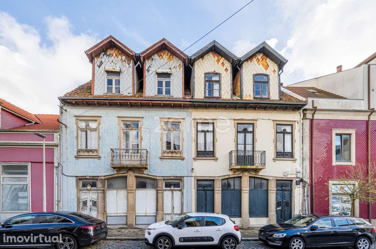 Duas Moradias para Recuperar com Projeto Aprovado, Centro de Espinho - Grande imagem: 2/26