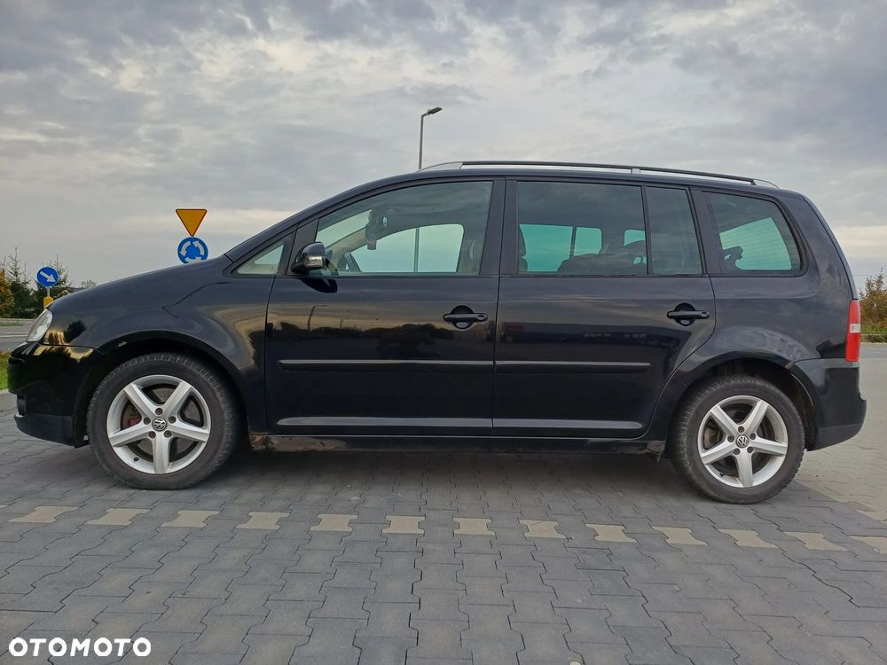 Volkswagen Touran 2006 photo 3