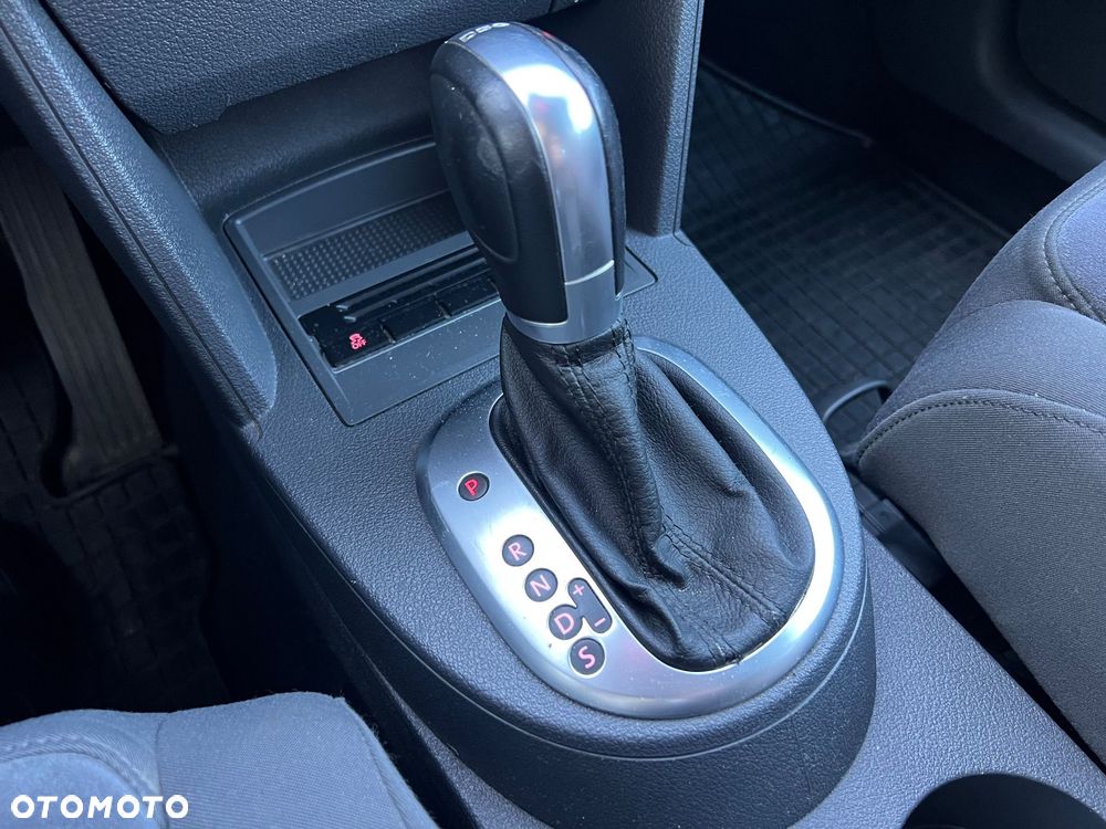 Volkswagen Touran 2.0 TDI DPF Highline DSG - 30