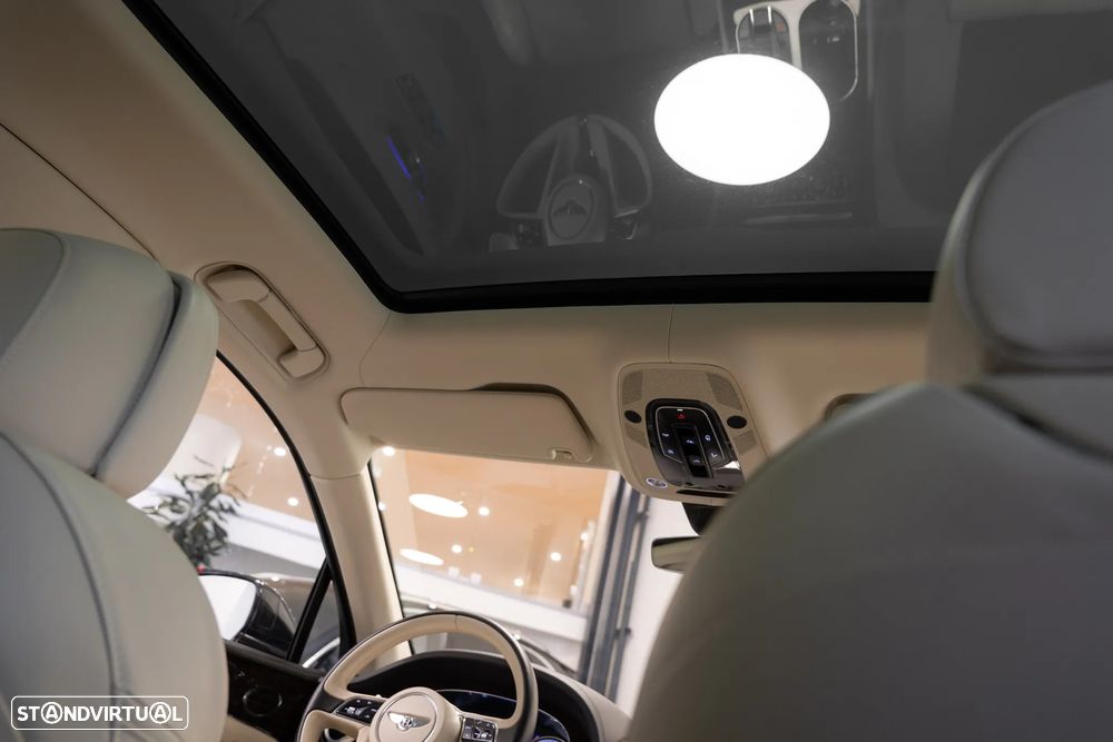 Bentley Bentayga W12 Mulliner - 15