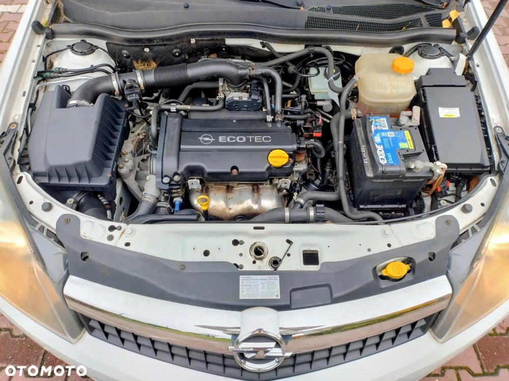 Opel Astra III GTC 1.4 Cosmo - 18