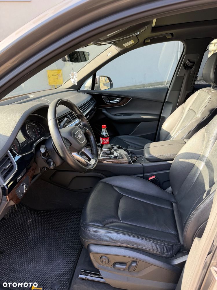 Audi Q7 - 10