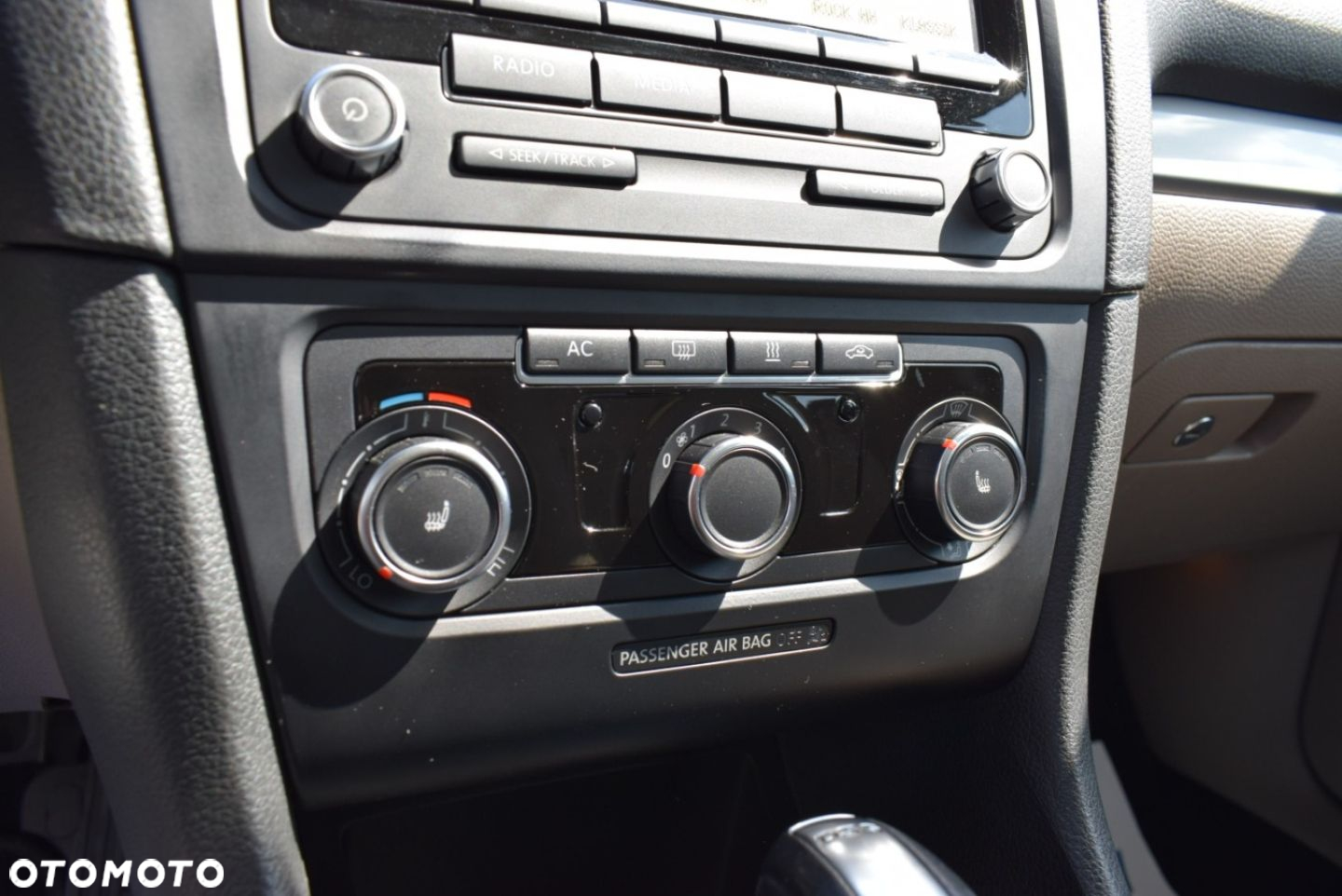 Volkswagen Golf - 28