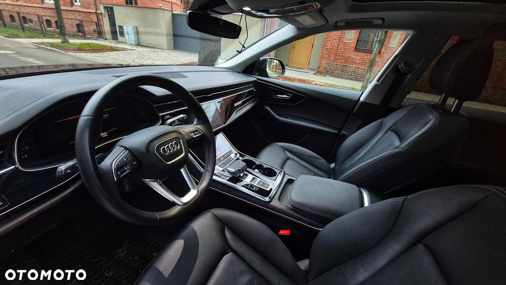 Audi Q8 55 TFSI quattro tiptronic - 13