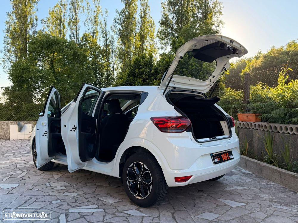 Dacia Sandero 1.0 SCe Essential — fotografia 8