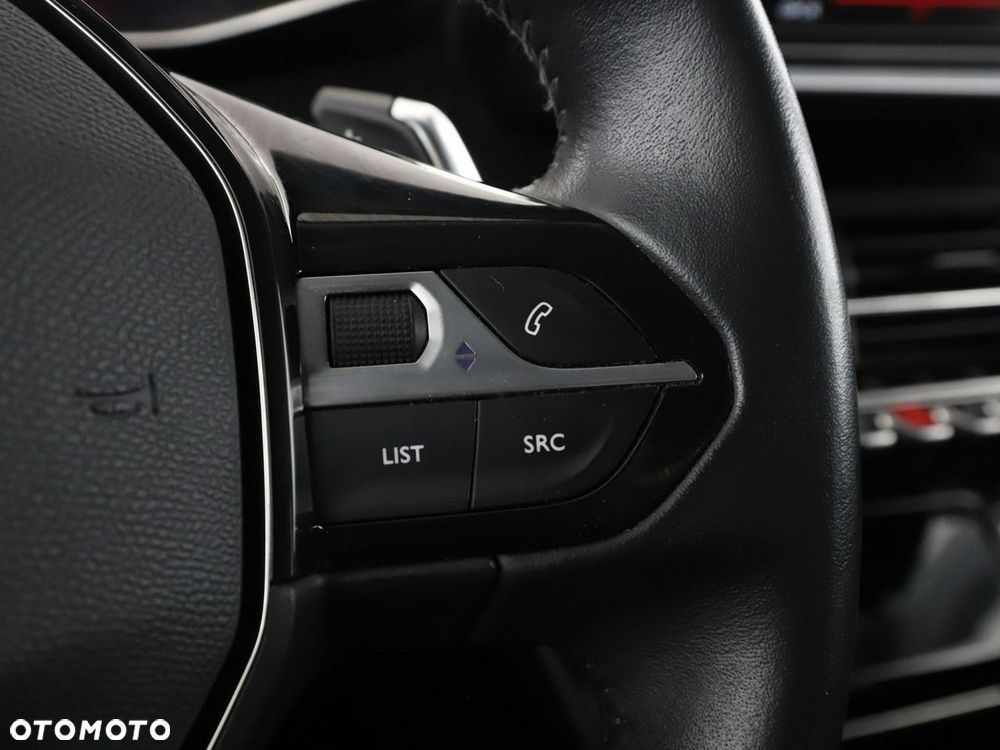 Peugeot 2008 1.5 BlueHDi Allure Pack S&S EAT8 - 32