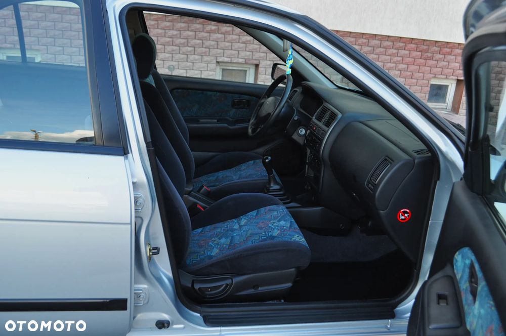 Nissan Almera - 22