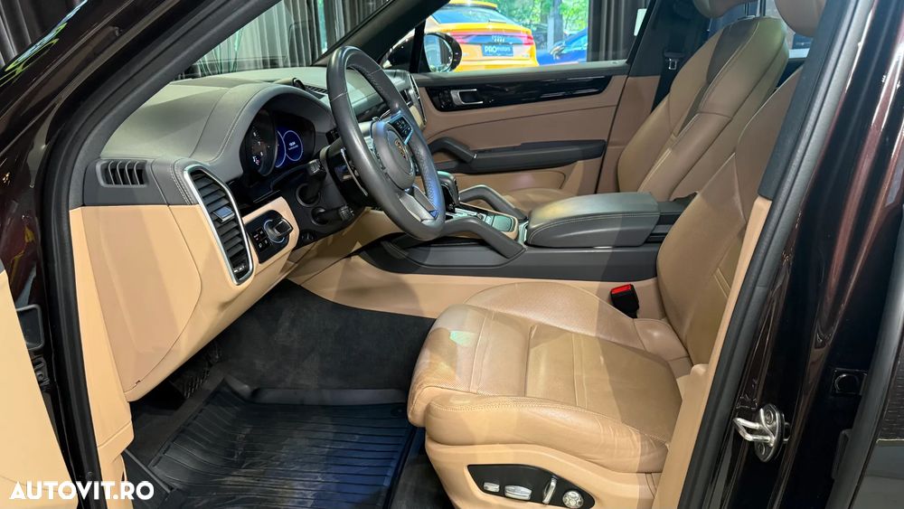 Porsche Cayenne Standard - 12