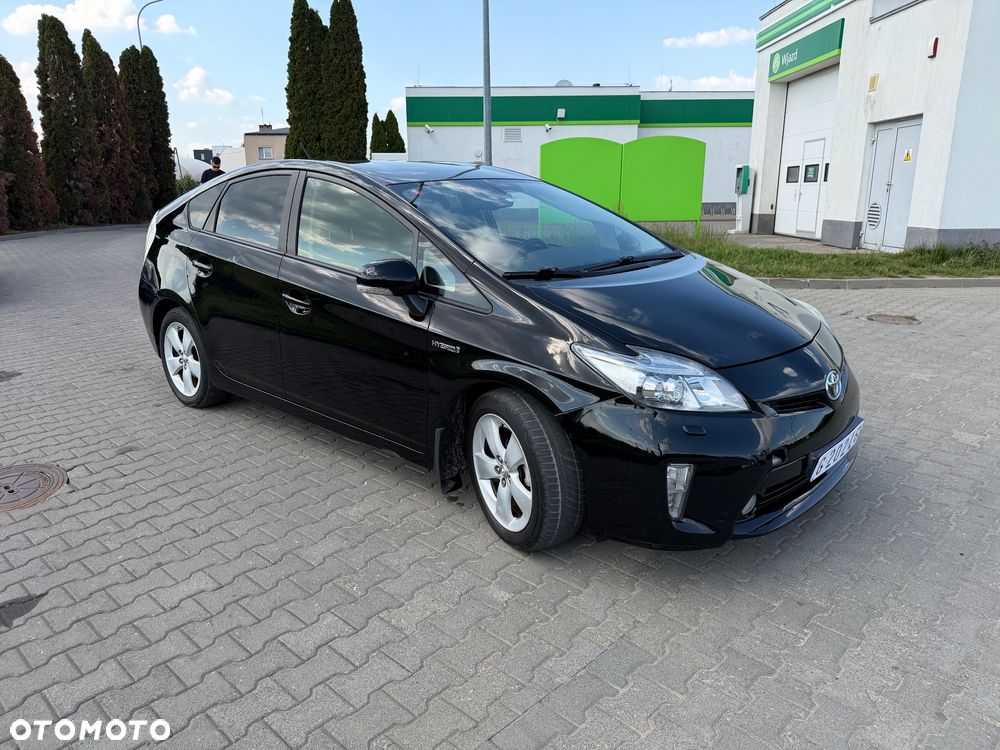 Toyota Prius 1.8 HSD Prestige - 3