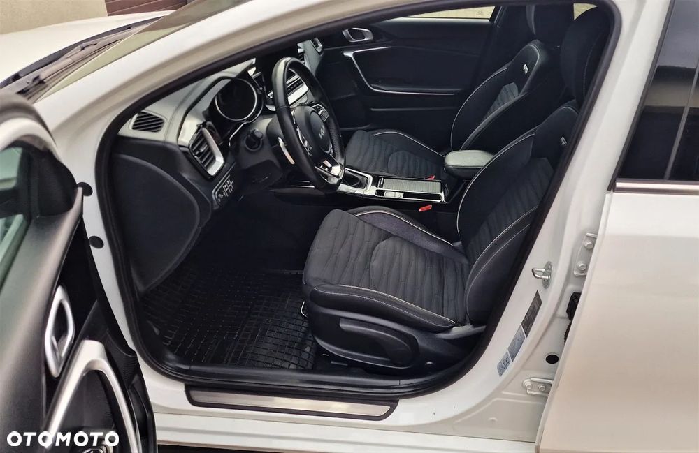 Kia ProCeed 1.5 T-GDI GT Line DCT - 11