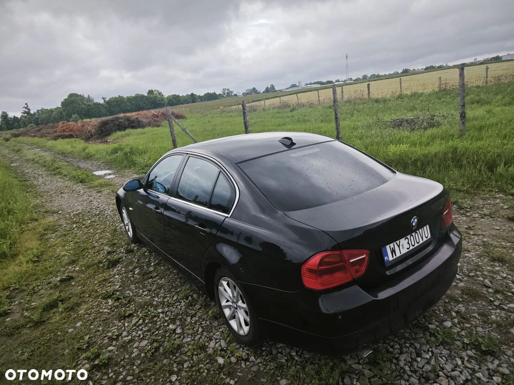 BMW Seria 3 318i - 11