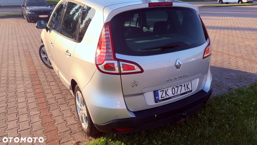 Renault Scenic 1.6 16V 110 Dynamique - 9