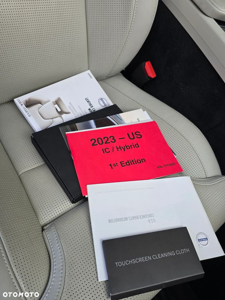 Volvo XC 60 B5 B AWD Plus Bright - 23