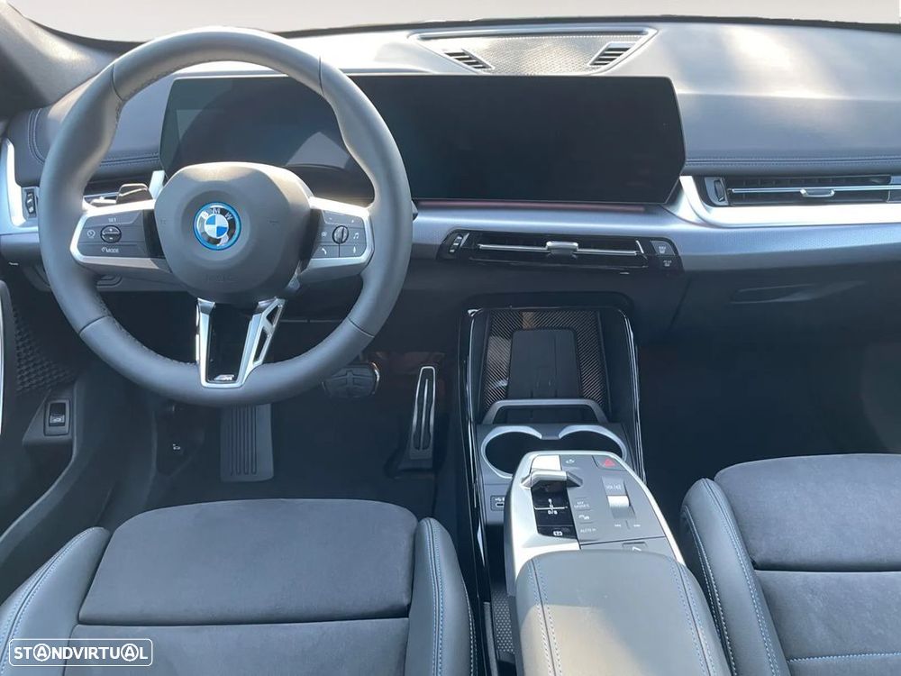 BMW iX1 xDrive30 Pack Desportivo M - 11