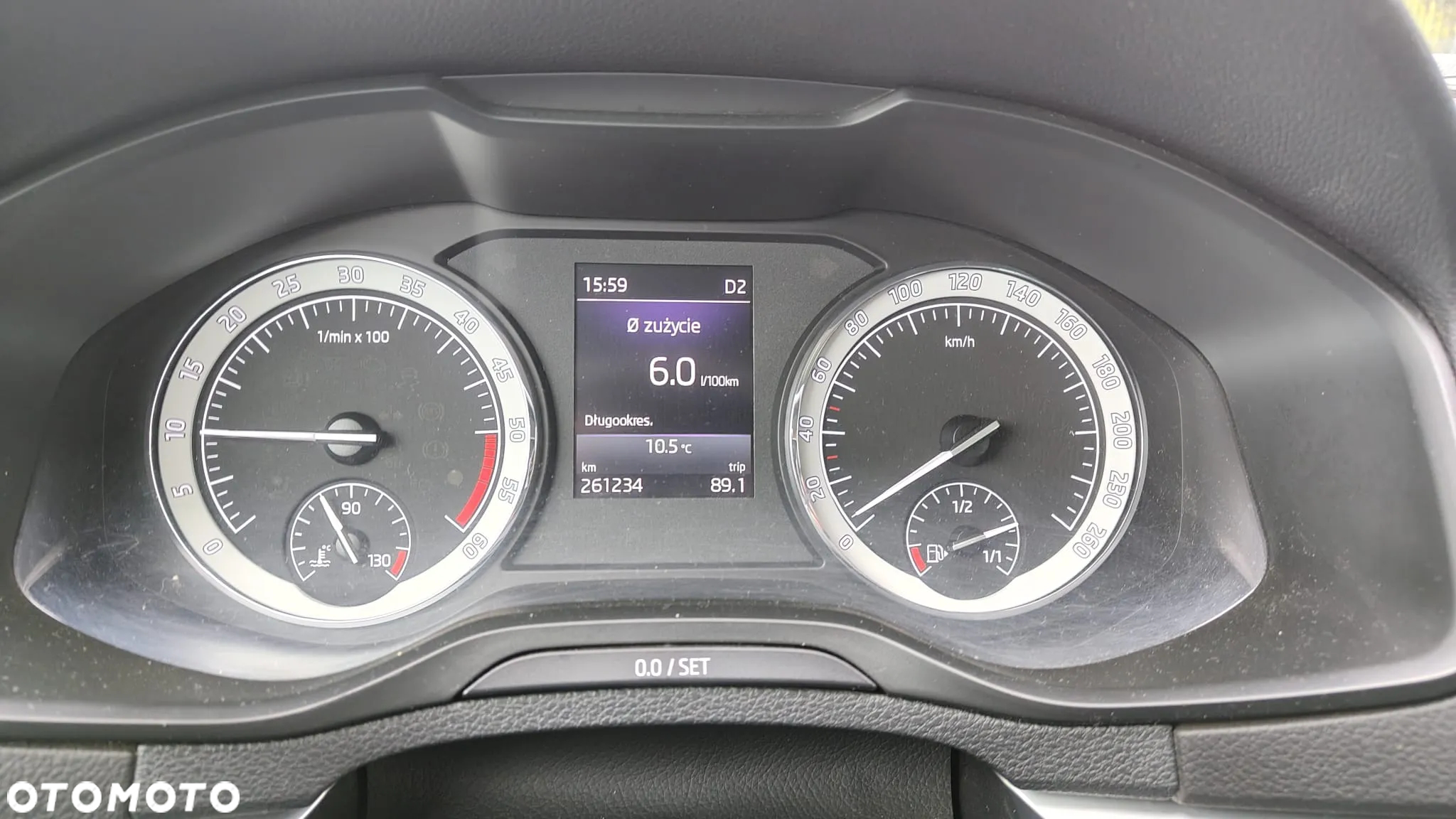 Skoda Karoq 1.6 TDI 4x2 Style DSG - 8