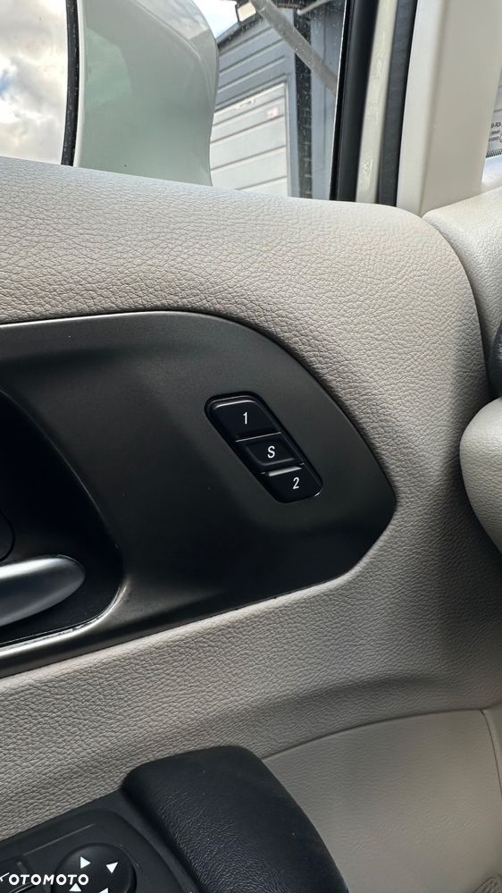 Chrysler Pacifica - 17