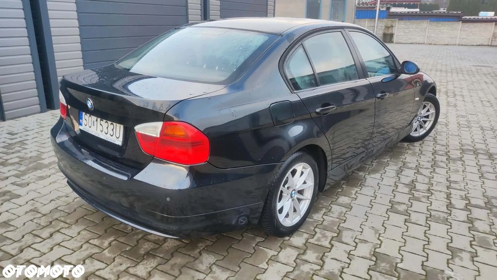 BMW Seria 3 318i - 5