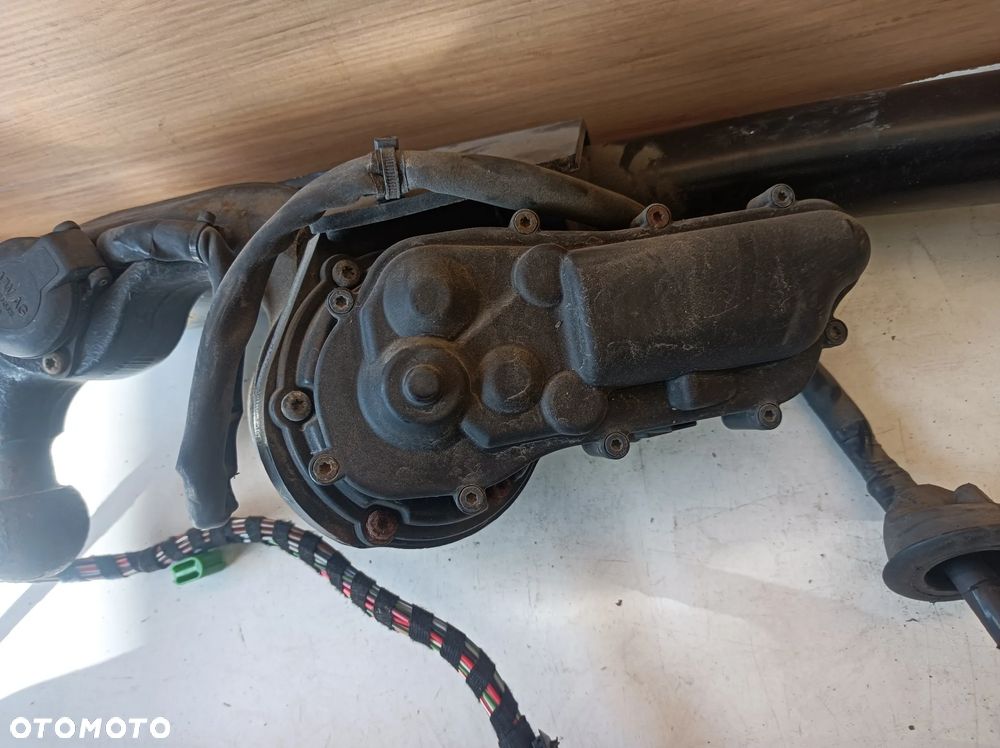 Hak holowniczy elektryczny VW Passat B8 kombi 3G9803881B - 3