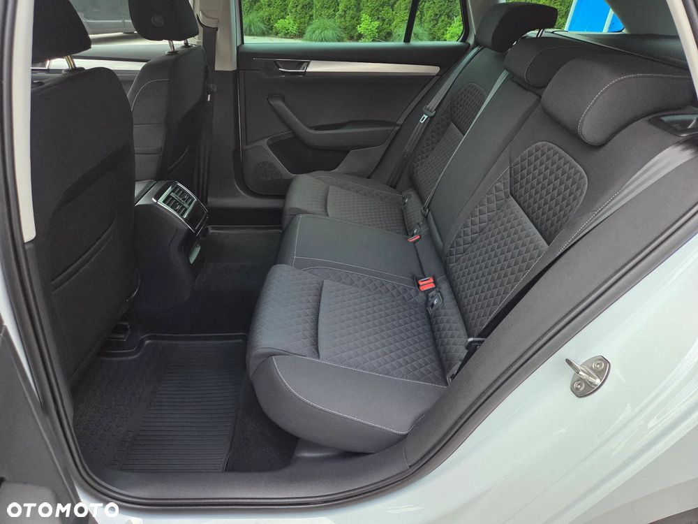 Skoda Superb 2.0 TDI SCR Ambition DSG - 11