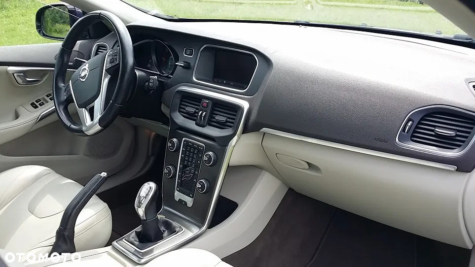 Volvo V40 D2 R-Design Summum - 9