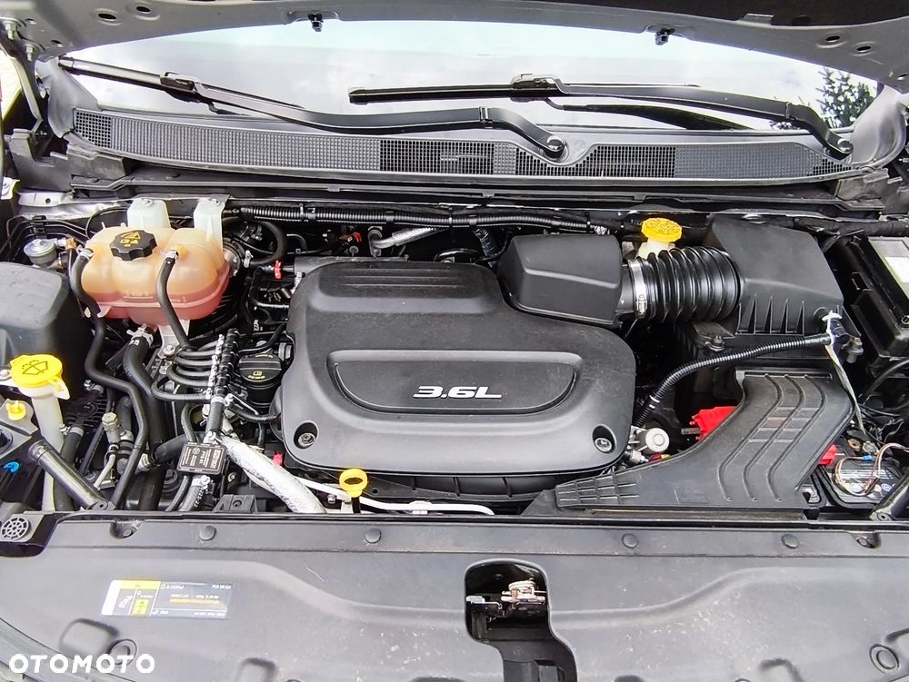 Chrysler Pacifica - 17