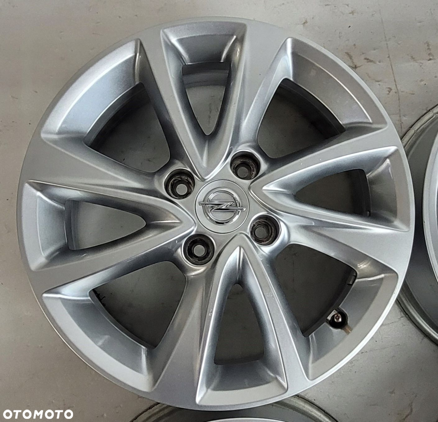 FELGI OPEL CORSA F 6,5x16 16 ET38 4x108 9832277280 - 3