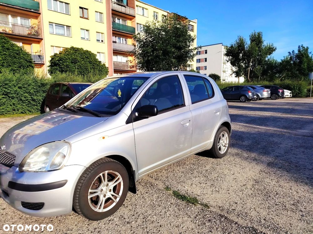 Toyota Yaris 1.0 Base - 3