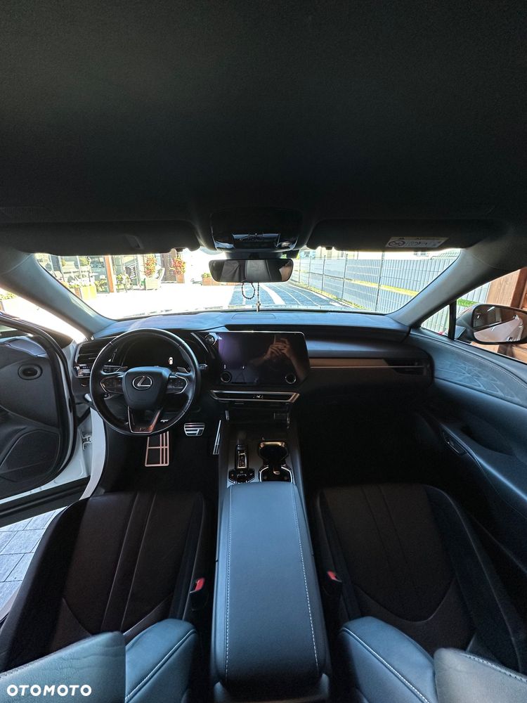 Lexus RX 500h F Sport Edition - 25