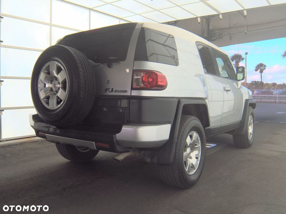 Toyota FJ - 4