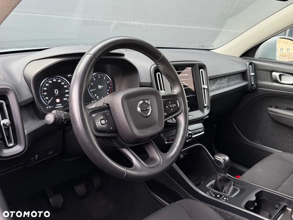 Volvo XC 40 T2 Momentum Core - 9