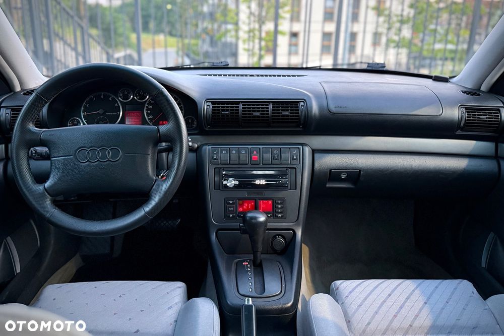 Audi A4 Limousine - 17