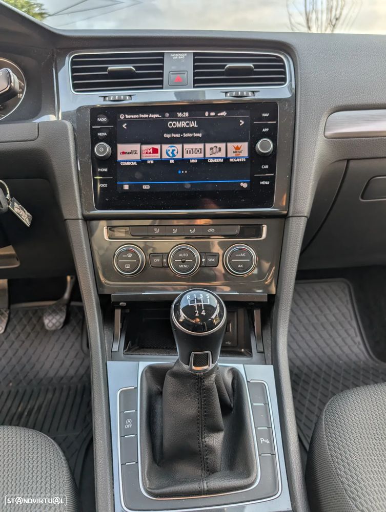 VW Golf Variant 1.6 TDi Confortline - 16