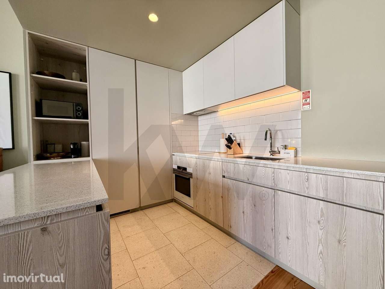 Apartamento T1+1 na Foz, Edifício Gilreu - Design Contemporâneo e Luz - Grande imagem: 4/33