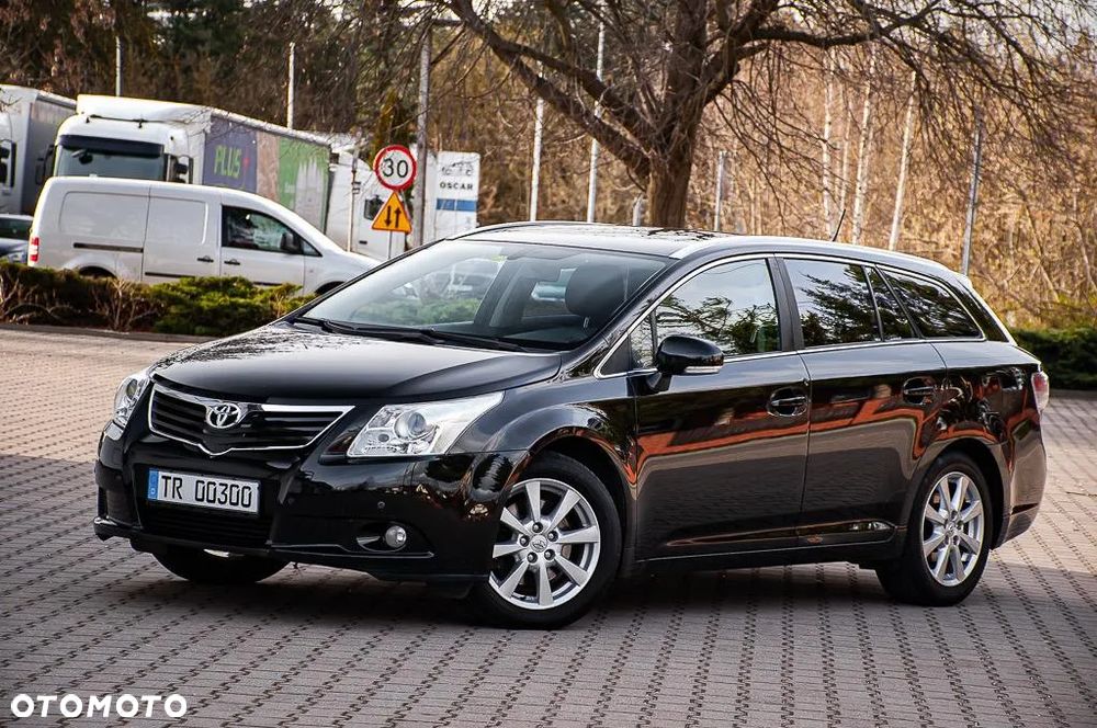 Toyota Avensis 2.2 D-4D X - 4