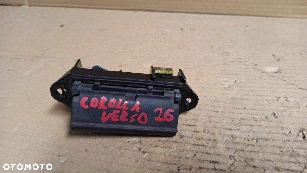 # KLAMKA KLAPY TYŁ TOYOTA COROLLA VERSO - 1