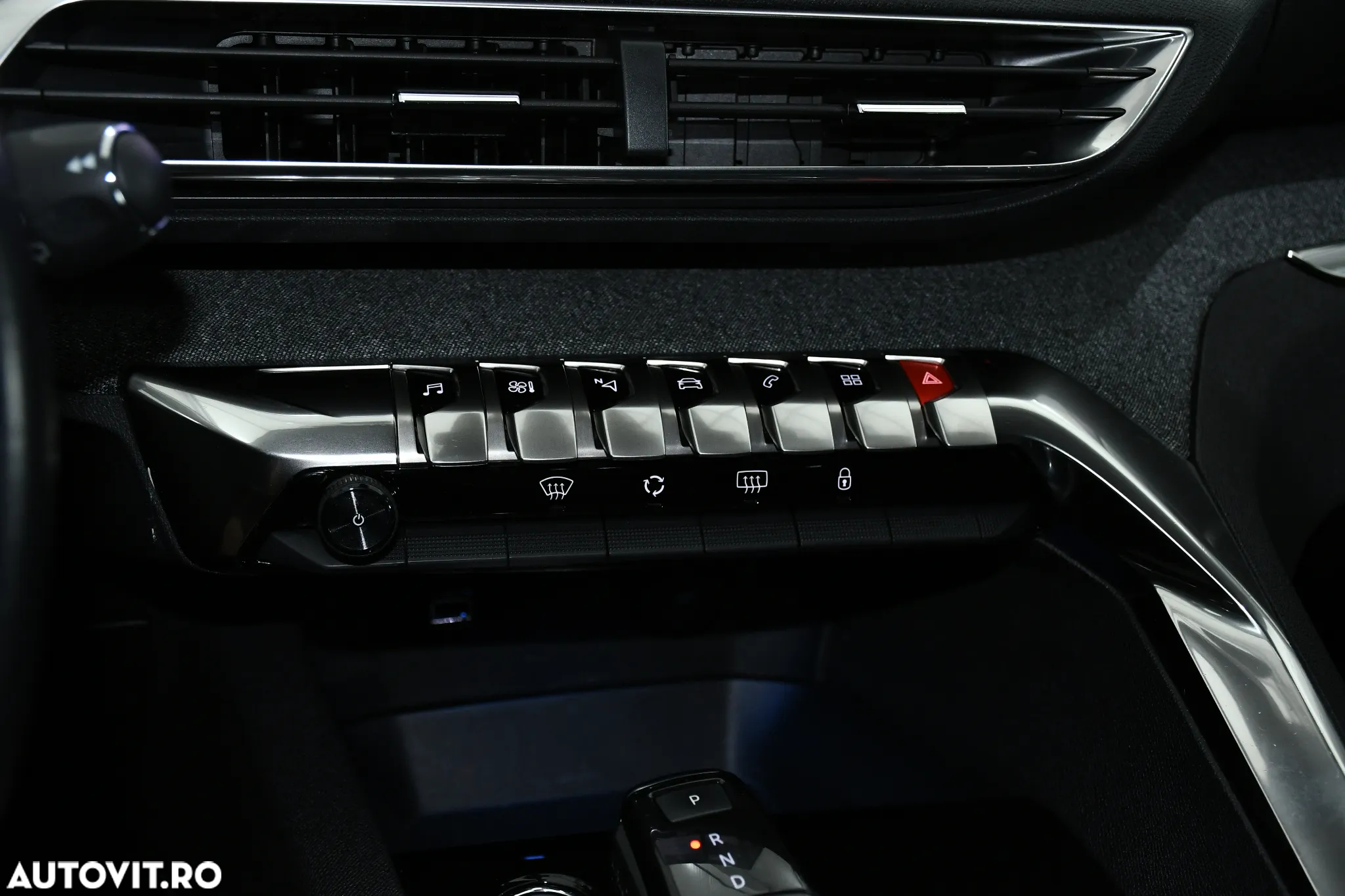 Peugeot 3008 1.2 PureTech 130 EAT8 GT - 32