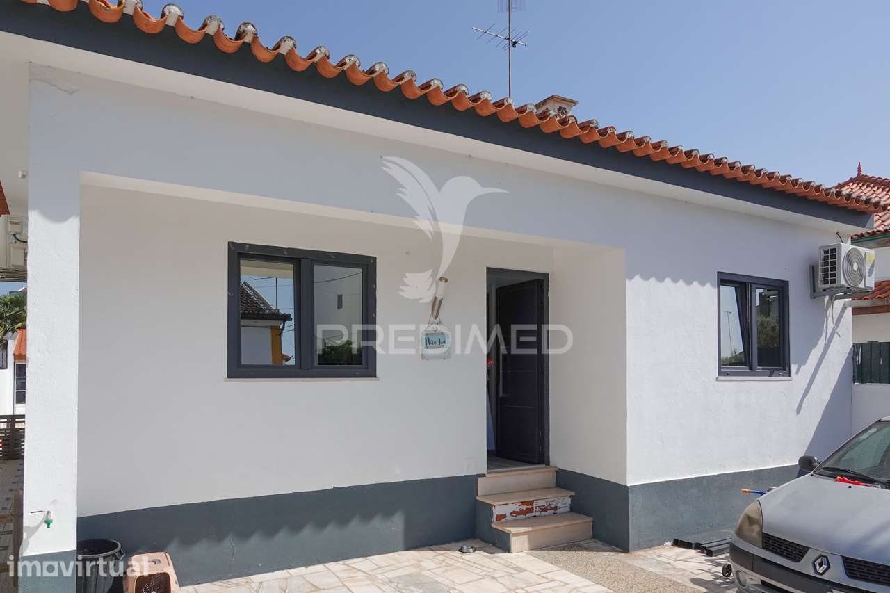 Moradia V2 Moderna e Remodelada com Quintal em Alferrarede, Abrantes. - Grande imagem: 2/27