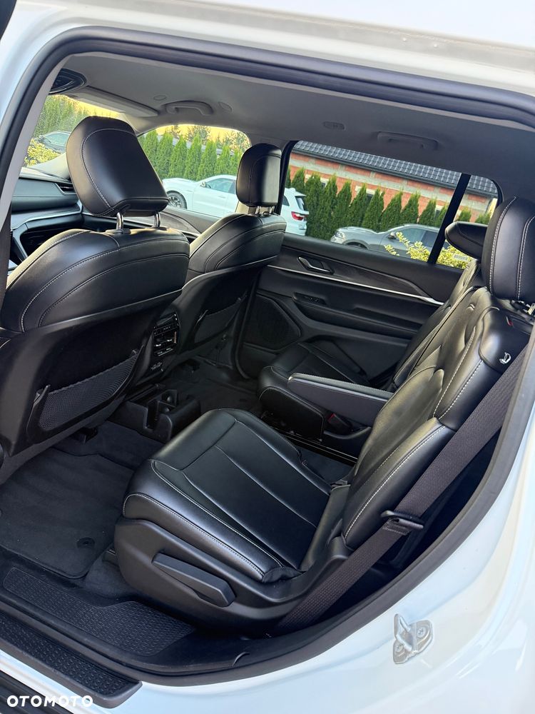 Jeep Grand Cherokee - 29