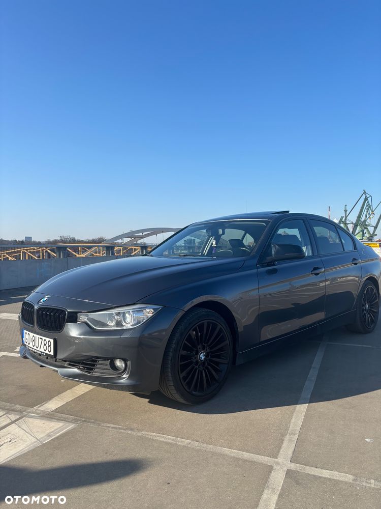 BMW Seria 3 328i Luxury Line - 2