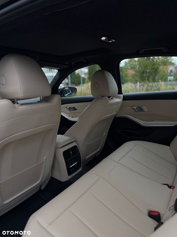 BMW Seria 3 330i xDrive Luxury Line - 22