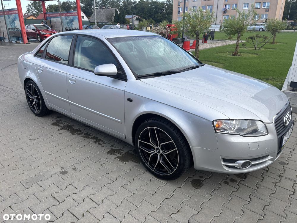 Audi A4 Limousine - 4