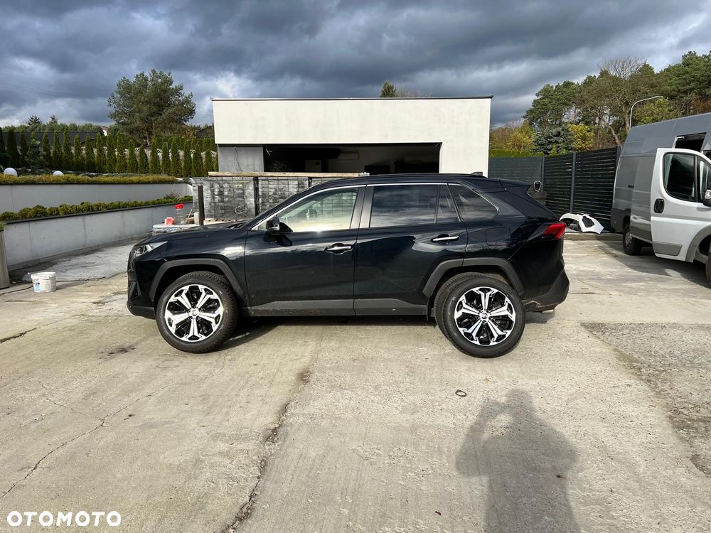 Toyota RAV4 - 11